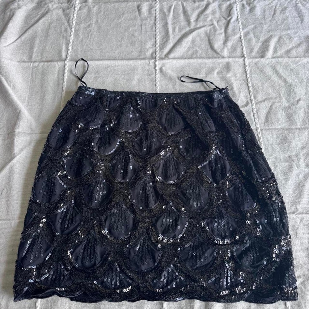 Tobi black sequin mini skirt with scalloped shell-like design